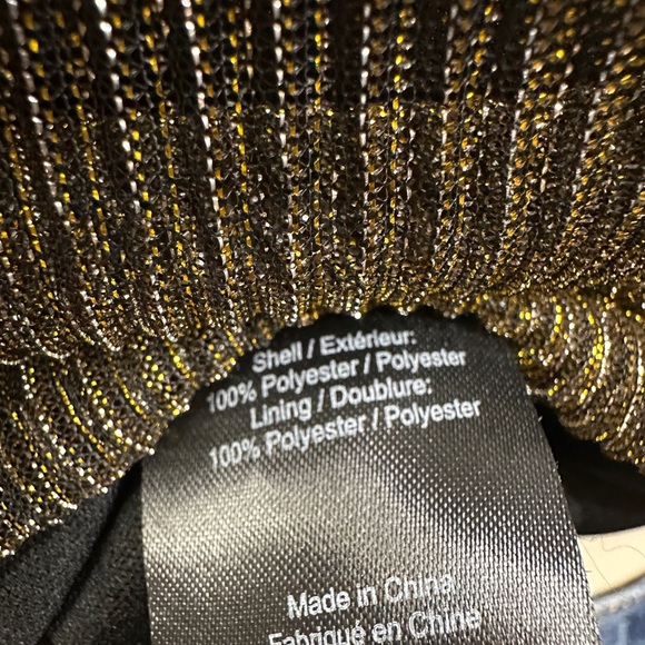 Heartloom Metallic puff sleeve Blouse - Picture 6 of 6